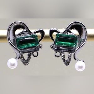 Abstract Swirl Heart Gunmetal Green Emerald Cut Dripping Pearl Stud Post Earring
